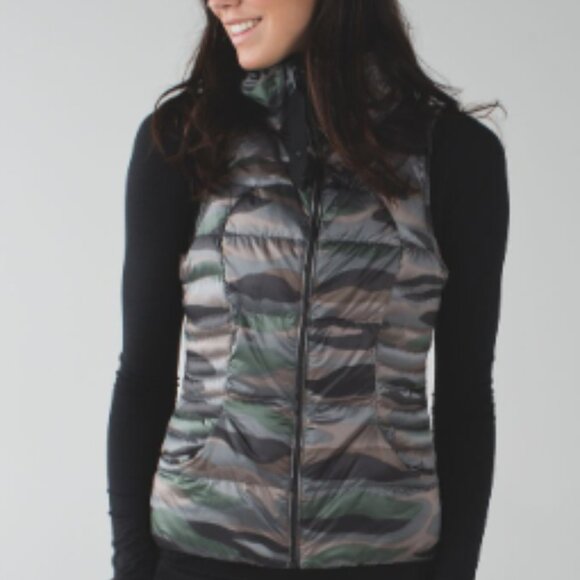 Lululemon Fluffin Awesome Vest Size 2 - Picture 2 of 5